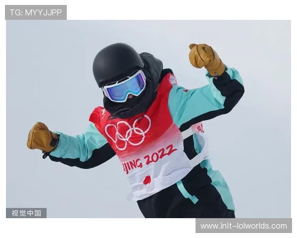 单板滑雪U型场地世界杯蔡雪桐摘铜，决赛挑战高难度动作