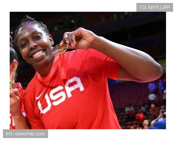 特写：切尔西-格雷恢复训练，期待以完全健康状态回归